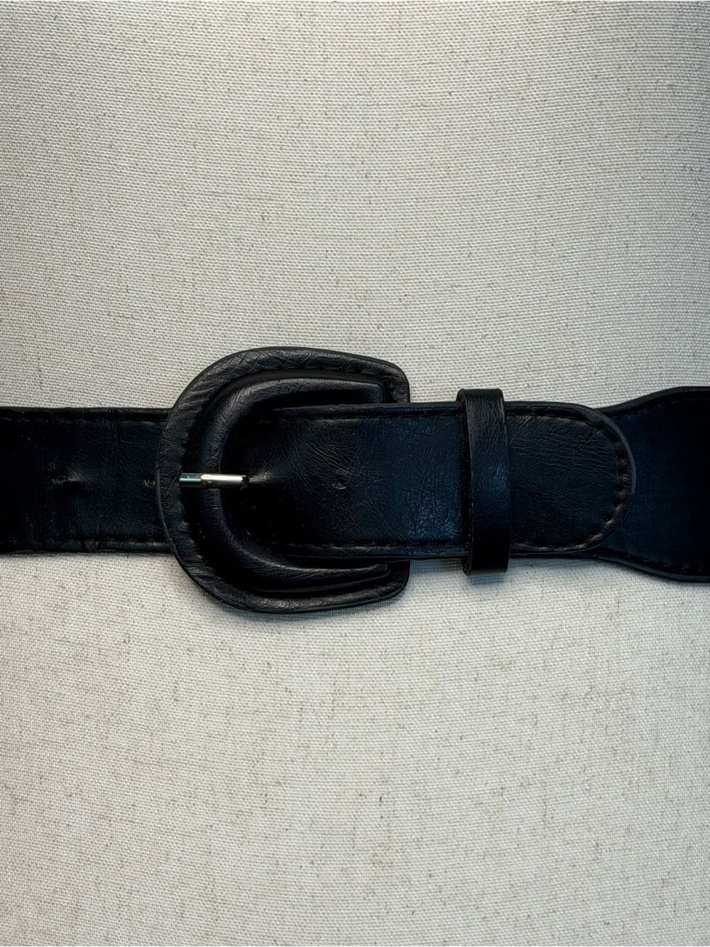 Women's Black Faux Leather Fashion Belt with Rounded Buckle
